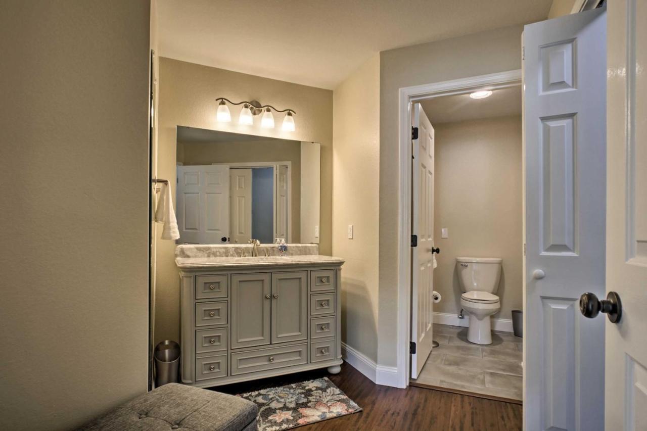 Branson Condo With Pool Access, Walk To Fishing Екстер'єр фото