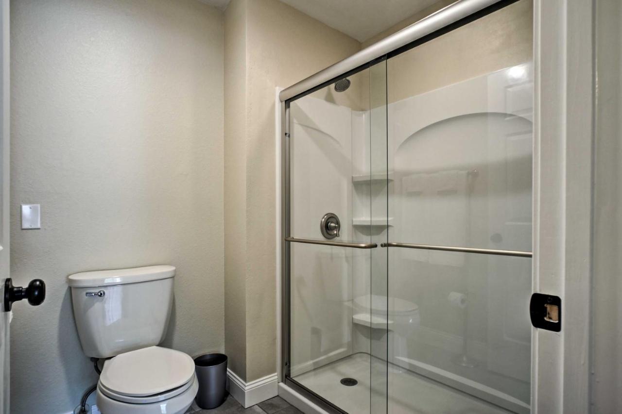 Branson Condo With Pool Access, Walk To Fishing Екстер'єр фото